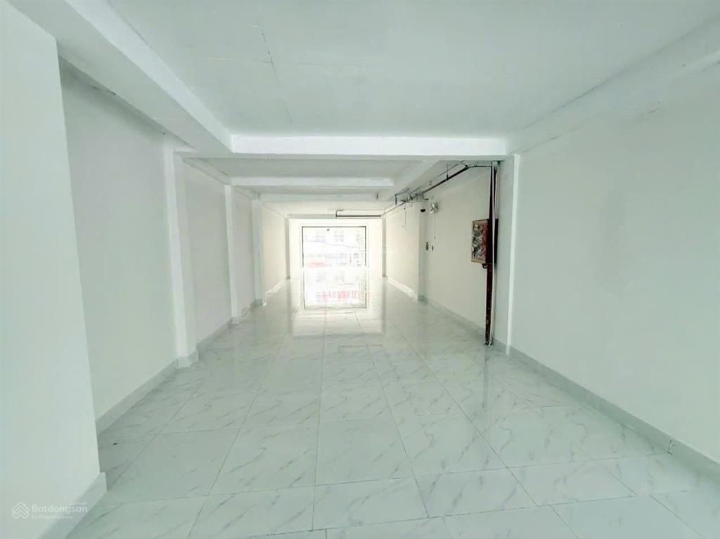 Cho thuê tòa nhà mặt tiền đường song hành quận 2 diện tích 800m²