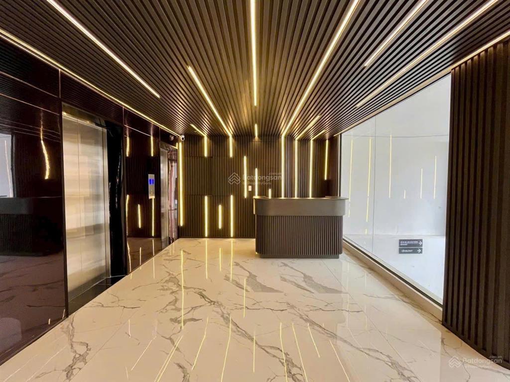 Cho thuê tòa nhà mặt tiền đường song hành quận 2 diện tích 800m²