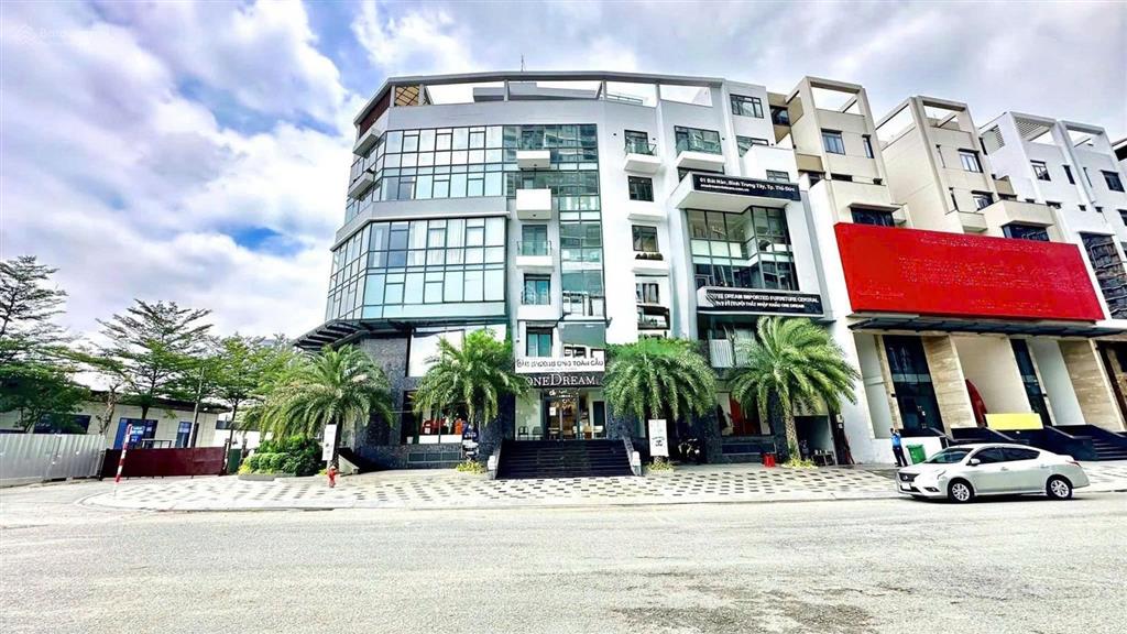 Cho thuê building 2 mặt tiền  dtsd 1900m2 đường trần quý kiên đảo kim cương  phường cát lái