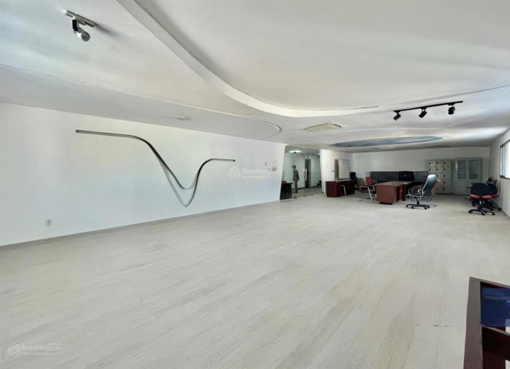 Cho thuê building 2 mặt tiền  dtsd 1900m2 đường trần quý kiên đảo kim cương  phường cát lái
