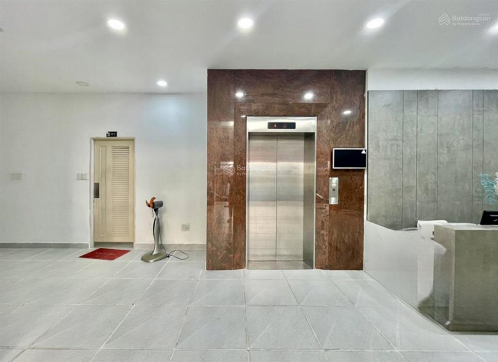 Cho thuê building 2 mặt tiền  dtsd 1900m2 đường trần quý kiên đảo kim cương  phường cát lái