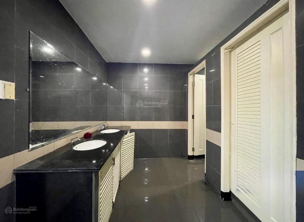 Cho thuê building 2 mặt tiền  dtsd 1900m2 đường trần quý kiên đảo kim cương  phường cát lái