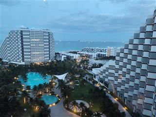 Bán lia tầng 18 view biển, hồ bơi  hướng đông  giá 1,08 tỷ bao thuế phí sang tên