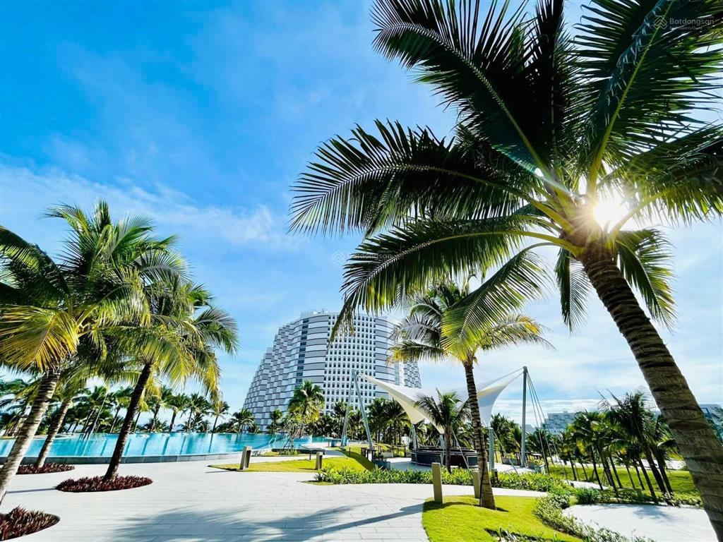 Bán lib tầng 04 view biển, gần thang và bếp giá 880tr bao giấy tờ, chìa khóa trao tay