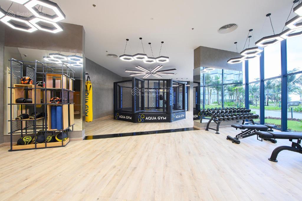 Cho thuê căn hộ lia tầng 9 view biển, full đồ dùng nấu ăn, tủ lạnh, cạnh bếp