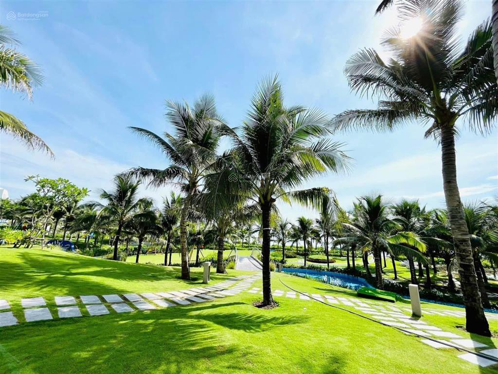 Cho thuê căn hộ lia tầng 9 view biển, full đồ dùng nấu ăn, tủ lạnh, cạnh bếp