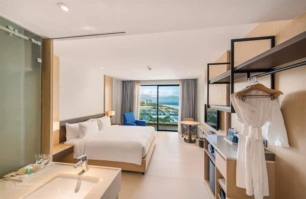 Cho thuê căn hộ lia tầng 9 view biển, full đồ dùng nấu ăn, tủ lạnh, cạnh bếp