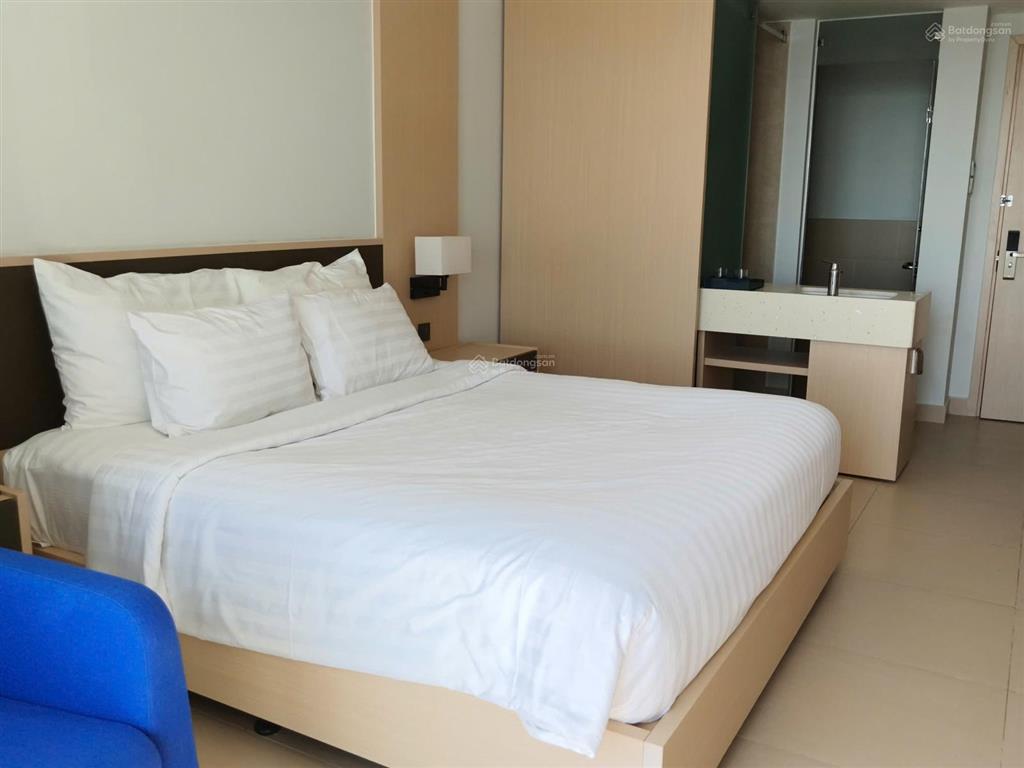 Bán căn seb tầng 11a view biển, quảng trường, sân bay full nội thất 5* ams