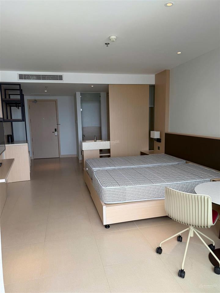 Tòa light lia tầng 8  lia08.05 view biển, hồ bơi, gần thang máy và bếp  giá 1.12 tỷ bao sang tên
