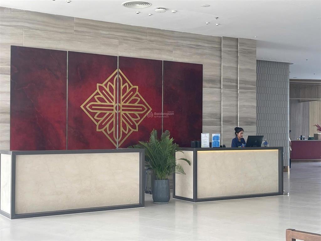Cho thuê căn hộ lia tầng 7 view biển, full đồ dùng nấu ăn, tủ lạnh, cạnh bếp