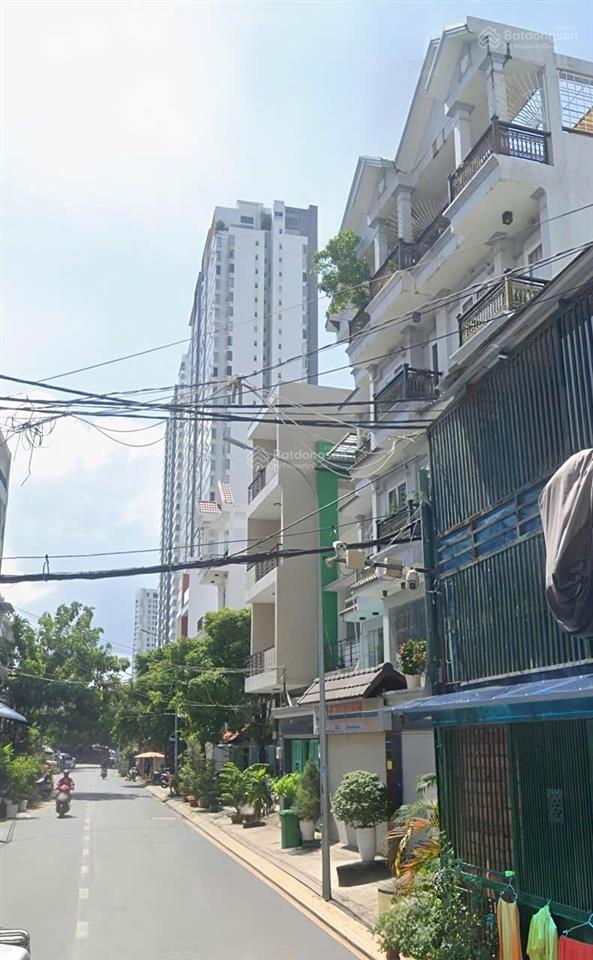 Bán nhà 3 tầng, dt 130 mét, đang có dòng tiền 25 triệu, mặt tiền đường lê thị chợ, giá 17 tỷ x