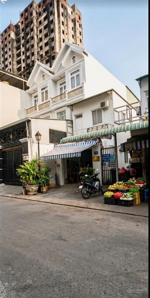 Bán nhà 3 tầng, dt 130 mét, đang có dòng tiền 25 triệu, mặt tiền đường lê thị chợ, giá 17 tỷ x