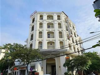 Bán khách sạn 5 sao lô góc,trung tâm quận 7,dòng tiền 200 triệu mỗi tháng, giá 44 tỷ x