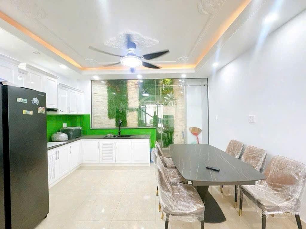 Bán nhà 5 tầng,xe hơi vào nhà, đường huỳnh tấn phát quận 7,dt 4,5m x 12m,khu dân trí, giá 7 tỷ x