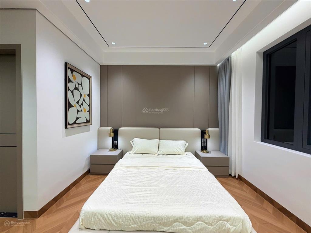 Bán nhà mới xây 5 tầng, full nội thất,thang máy, đường trải nhựa xe hơi vào nhà,q7,giá 15 tỷ x