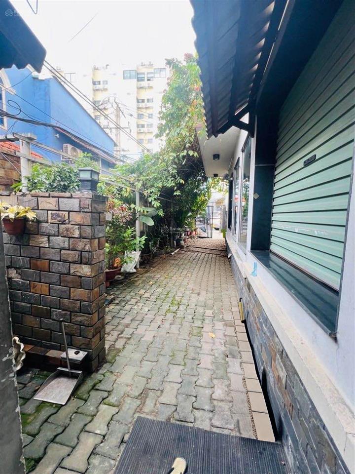 Bán biệt thự 3 tầng, lô góc 2 mặt tiền đường xe hơi vào nhà, đường lý phục man giá 11 tỷ x