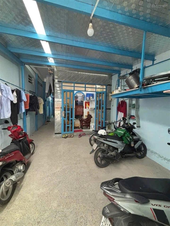 Bán nhà 2 tầng ngay chợ bùi văn ba, vừa ở vừa cho thuê dòng tiền sẵn 30 triệu, giá 9 tỷ x