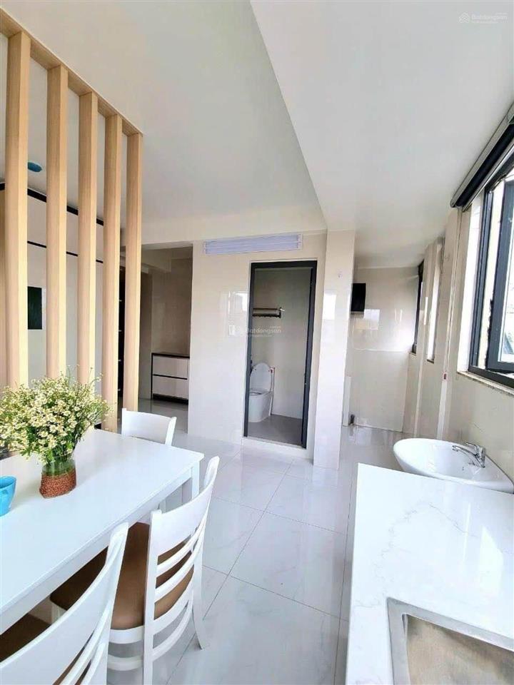 Bán tòa nhà chdv lô góc 2 mặt tiền đường, view công viên, dt 180m2,6 tầng, thang máy, giá 58 tỷ tl
