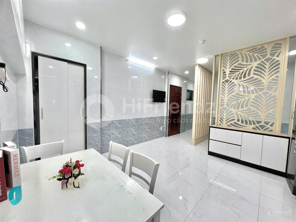 Bán tòa nhà chdv lô góc 2 mặt tiền đường, view công viên, dt 180m2,6 tầng, thang máy, giá 58 tỷ tl
