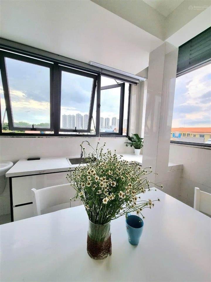 Bán tòa nhà chdv lô góc 2 mặt tiền đường, view công viên, dt 180m2,6 tầng, thang máy, giá 58 tỷ tl