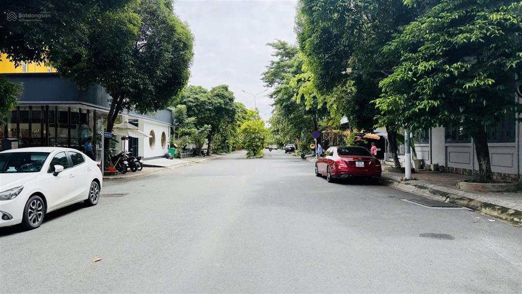 Chủ khó thở giảm 80 tỷ về 60 tỷ  lô đất ngang 17m, đường nguyễn văn hưởng giá hời thảo điền