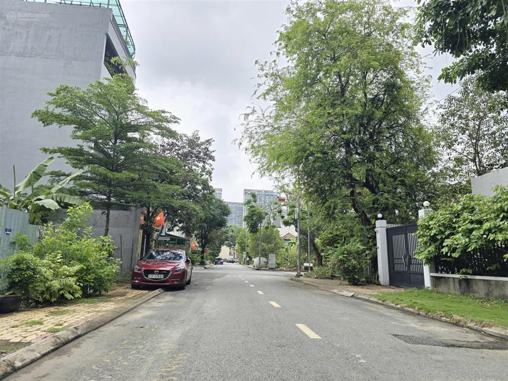 38tỷ giờ còn 31.5tỷ còn thương lượng  lô đất 9x18m vuông đẹp đường nguyễn văn hưởng, thảo điền