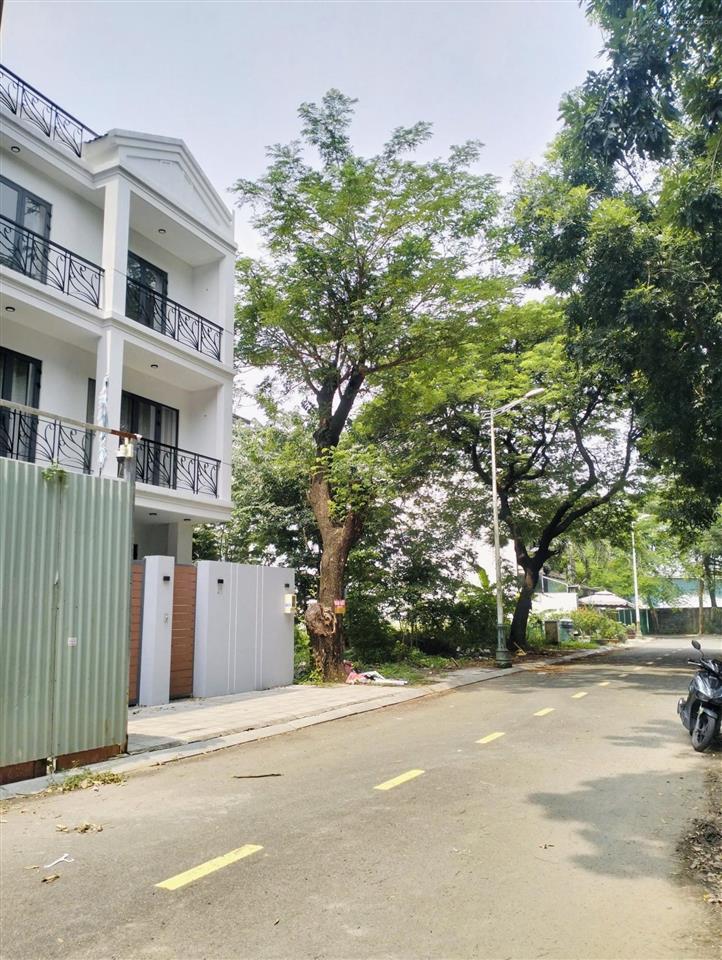 38tỷ giờ còn 31.5tỷ còn thương lượng  lô đất 9x18m vuông đẹp đường nguyễn văn hưởng, thảo điền