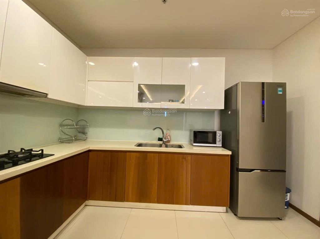 Thảo điền pearl 2pn! diện tích cực rộng  view trực diện sông sài gòn và landmark 81, đang trống