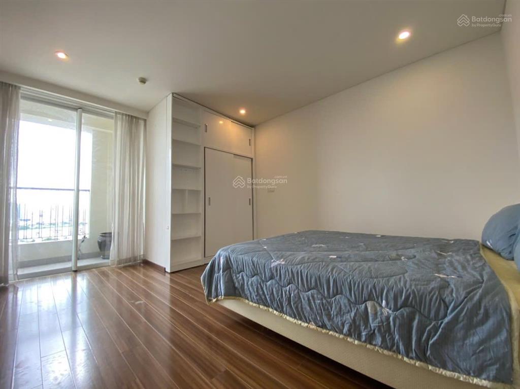 Thảo điền pearl 2pn! diện tích cực rộng  view trực diện sông sài gòn và landmark 81, đang trống