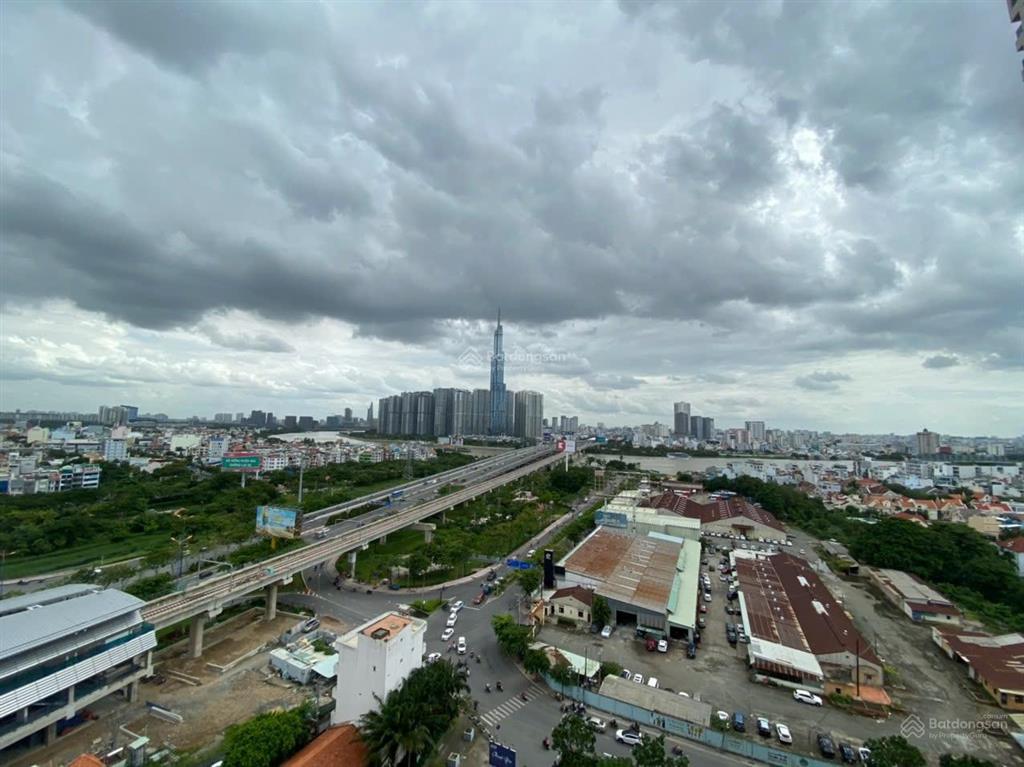 Thảo điền pearl 2pn! diện tích cực rộng  view trực diện sông sài gòn và landmark 81, đang trống