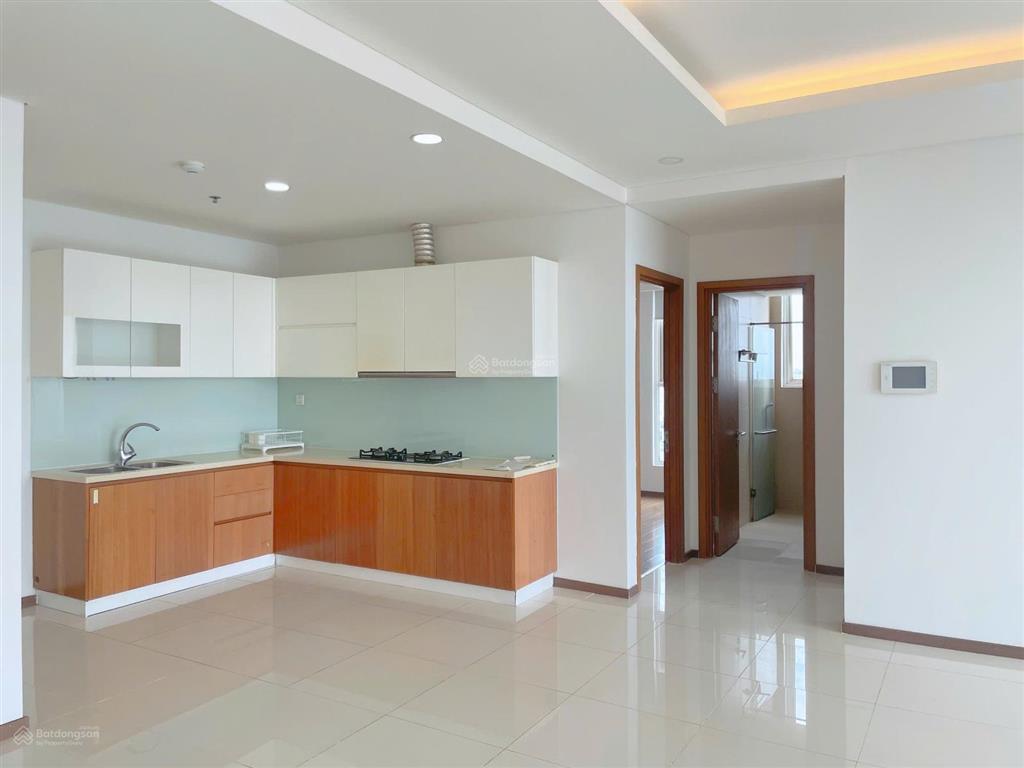 Bán thảo điền pearl 3pn! tầng cao  view thoáng mát, diện tích lớn với nội thất cơ bản. đang trống