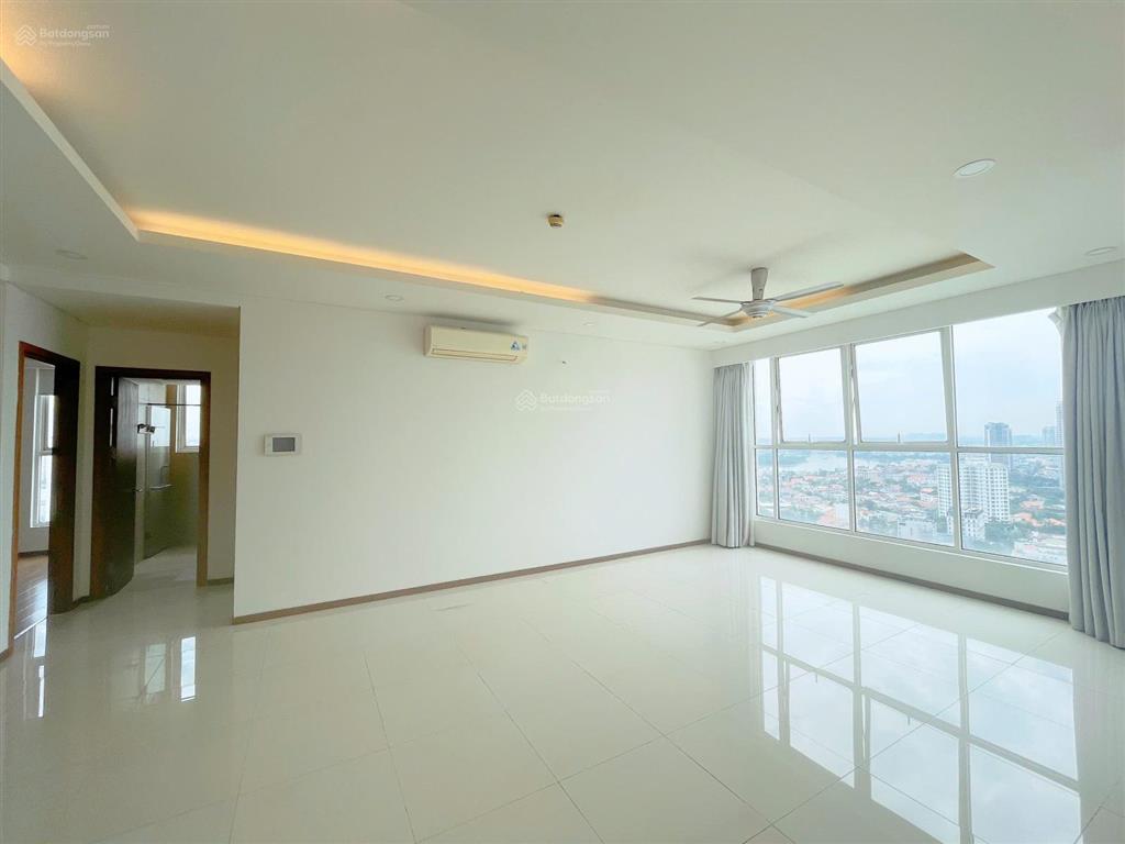 Bán thảo điền pearl 3pn! tầng cao  view thoáng mát, diện tích lớn với nội thất cơ bản. đang trống