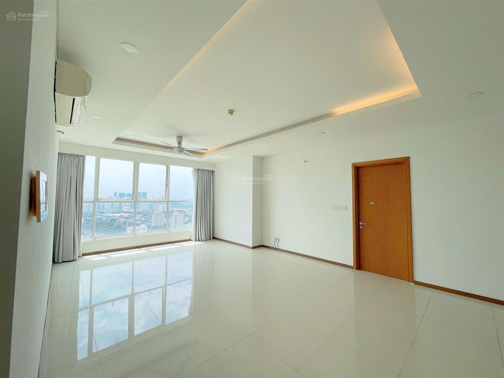 Bán thảo điền pearl 3pn! tầng cao  view thoáng mát, diện tích lớn với nội thất cơ bản. đang trống