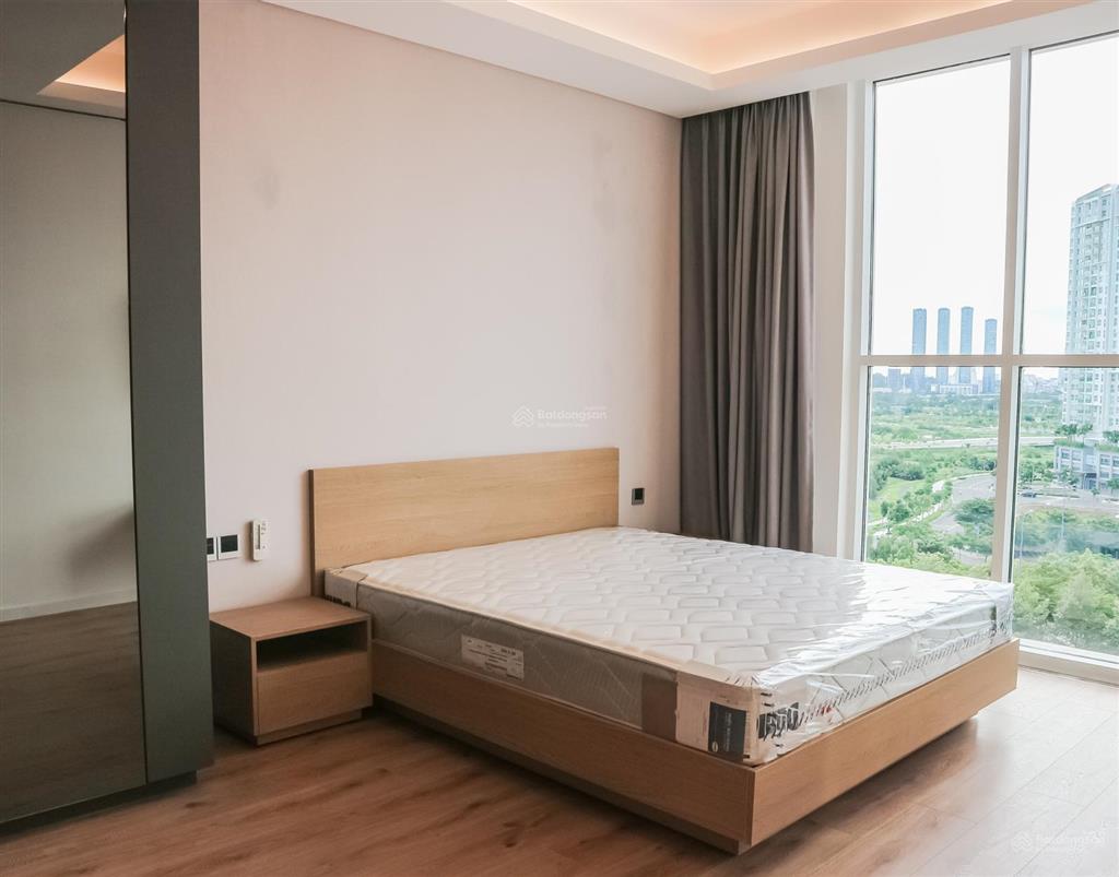 Cho thuê sarina 2pn! tầng 8  view về landmark 81. nội thất đầy đủ như hình, đang trống