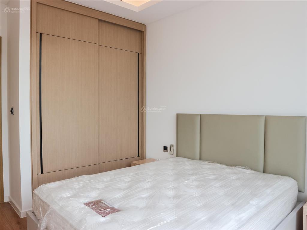 Cho thuê sarina 2pn! tầng 8  view về landmark 81. nội thất đầy đủ như hình, đang trống