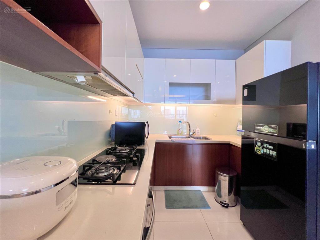 Thảo điền pearl 2pn! view hồ bơi  căn góc với nội thất đầy đủ như hình. chuyển vào linh hoạt