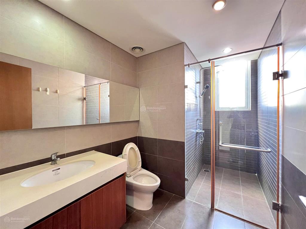 Thảo điền pearl 2pn! view hồ bơi  căn góc với nội thất đầy đủ như hình. chuyển vào linh hoạt