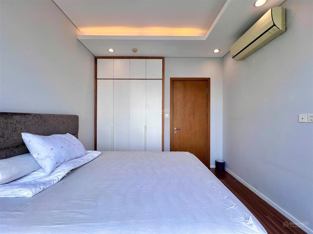 Thảo điền pearl 2pn! view hồ bơi  căn góc với nội thất đầy đủ như hình. chuyển vào linh hoạt