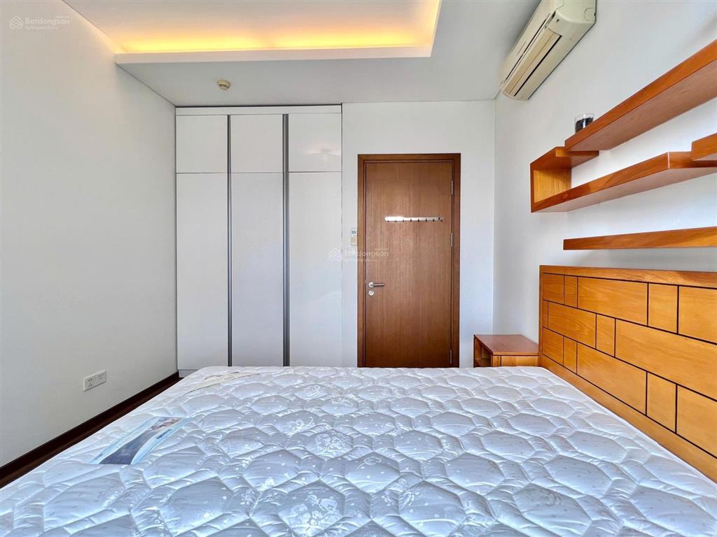 Bán thảo điền pearl với 2pn! sổ hồng, tầng cao  căn góc với tầm nhìn thoáng mát. nội thất đầy đủ