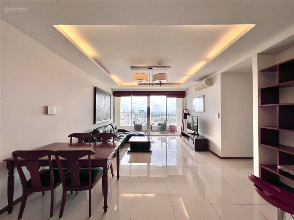 Bán thảo điền pearl với 2pn! sổ hồng, tầng cao  căn góc với tầm nhìn thoáng mát. nội thất đầy đủ