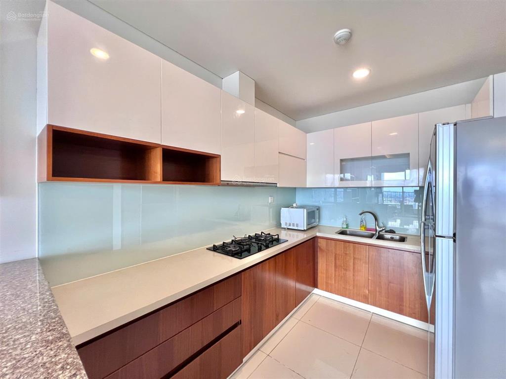 Bán thảo điền pearl với 2pn! sổ hồng, tầng cao  căn góc với tầm nhìn thoáng mát. nội thất đầy đủ