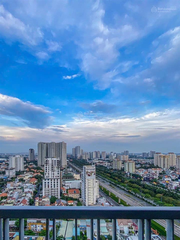 Bán thảo điền pearl với 2pn! sổ hồng, tầng cao  căn góc với tầm nhìn thoáng mát. nội thất đầy đủ