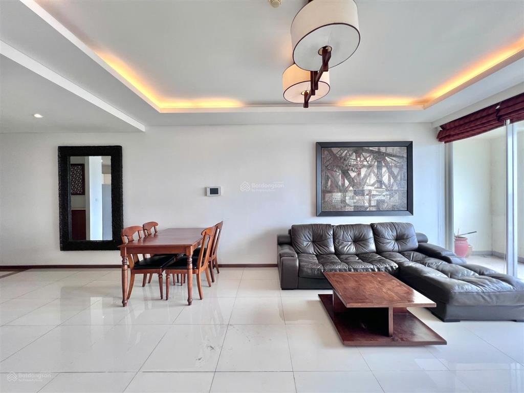 Bán thảo điền pearl với 2pn! sổ hồng, tầng cao  căn góc với tầm nhìn thoáng mát. nội thất đầy đủ