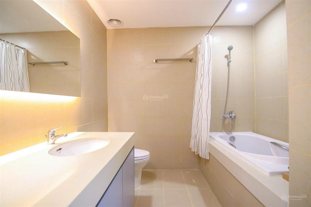 Cho thuê thảo điền pearl với 3 phòng ngủ. nội thất đầy đủ như hình với tầng cao. đang trống sẵn