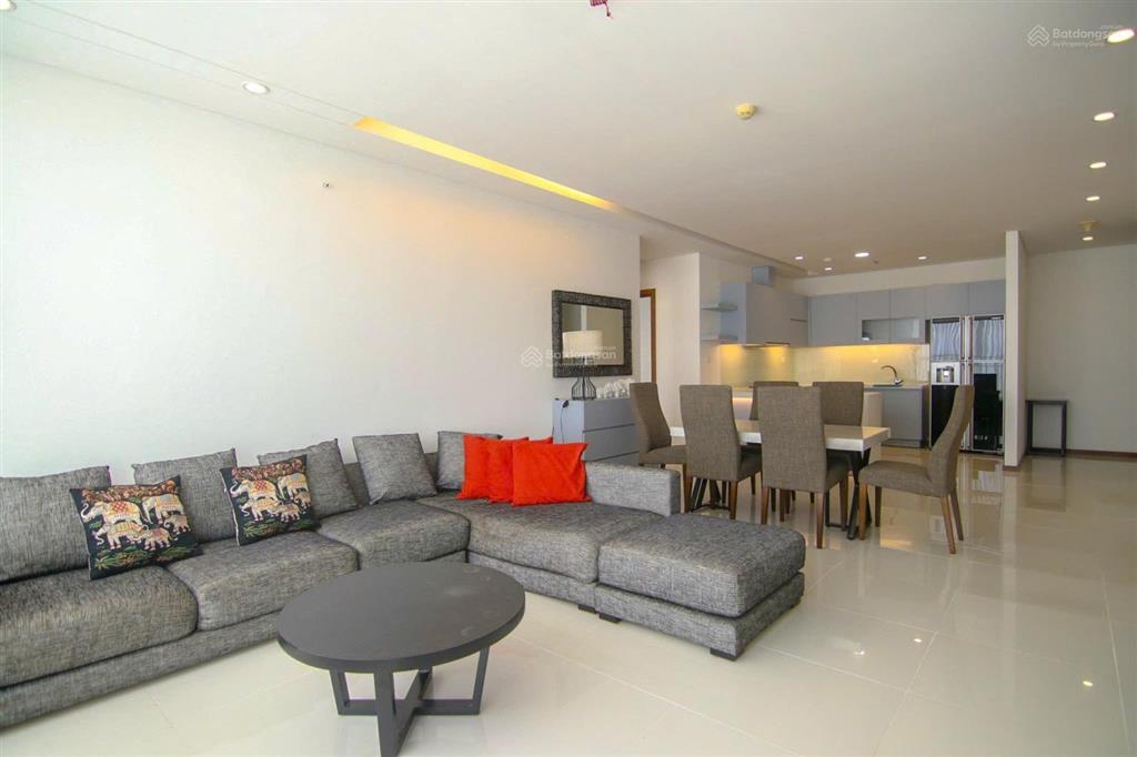 Cho thuê thảo điền pearl với 3 phòng ngủ. nội thất đầy đủ như hình với tầng cao. đang trống sẵn
