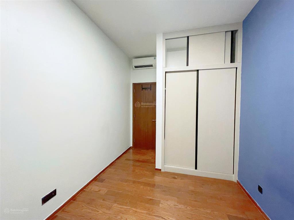 Cho thuê căn hộ d'edge 3 phòng ngủ. nội thất cơ bản tự do thiết kế. nhà rộng và có thang máy riêng