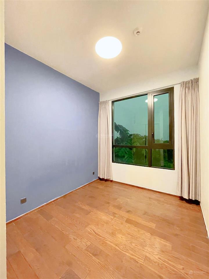 Cho thuê căn hộ d'edge 3 phòng ngủ. nội thất cơ bản tự do thiết kế. nhà rộng và có thang máy riêng