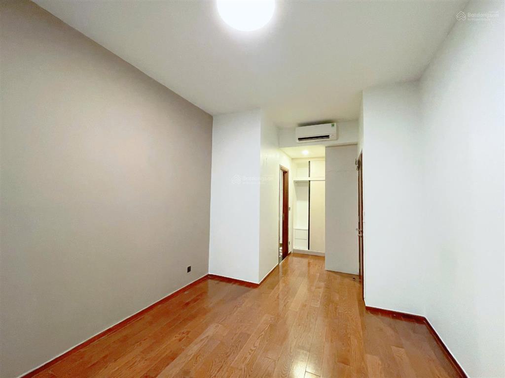 Cho thuê căn hộ d'edge 3 phòng ngủ. nội thất cơ bản tự do thiết kế. nhà rộng và có thang máy riêng