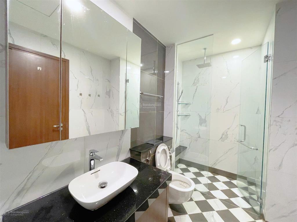 Cho thuê căn hộ d'edge 3 phòng ngủ. nội thất cơ bản tự do thiết kế. nhà rộng và có thang máy riêng