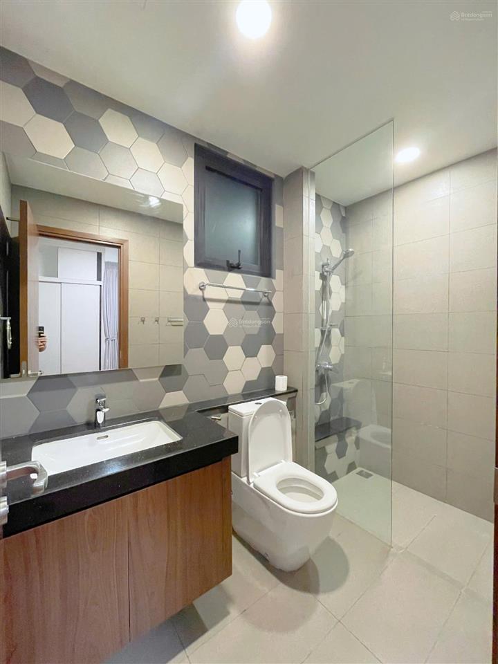 Cho thuê căn hộ d'edge 3 phòng ngủ. nội thất cơ bản tự do thiết kế. nhà rộng và có thang máy riêng